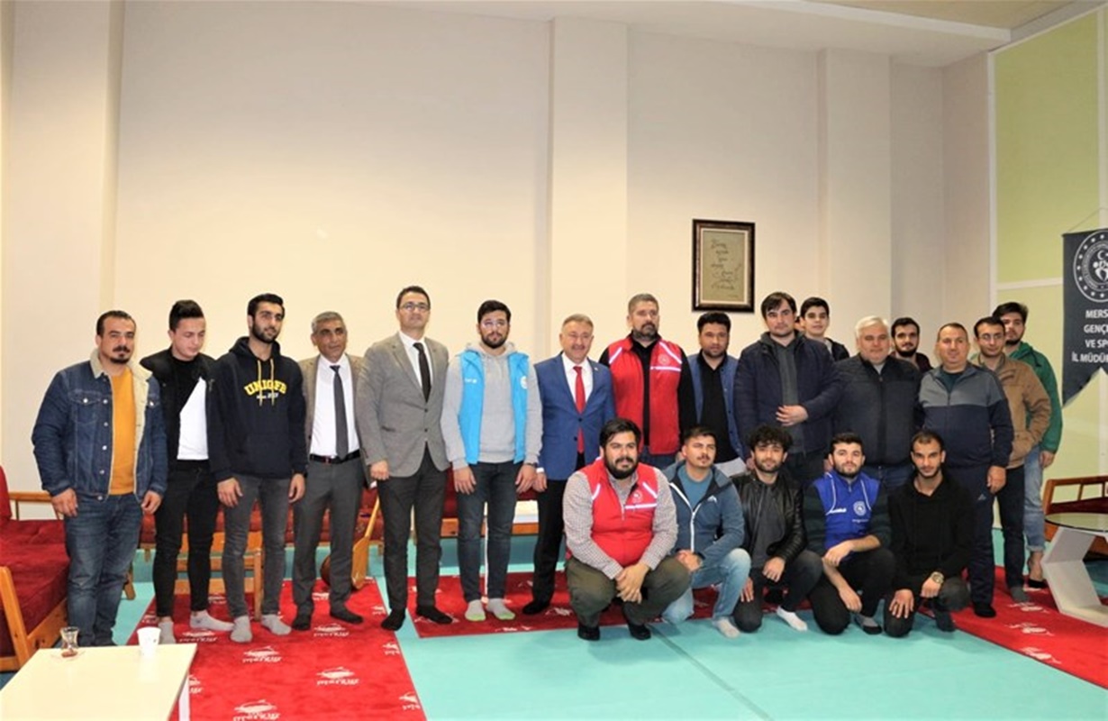 AK Partili Özkan, gençlerle buluştu