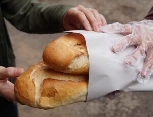 Ramazan’ın en ucuz ekmeği Tarsus’ta
