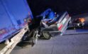 Mersin’de otomobil tıra arkadan çarptı: 2 ölü